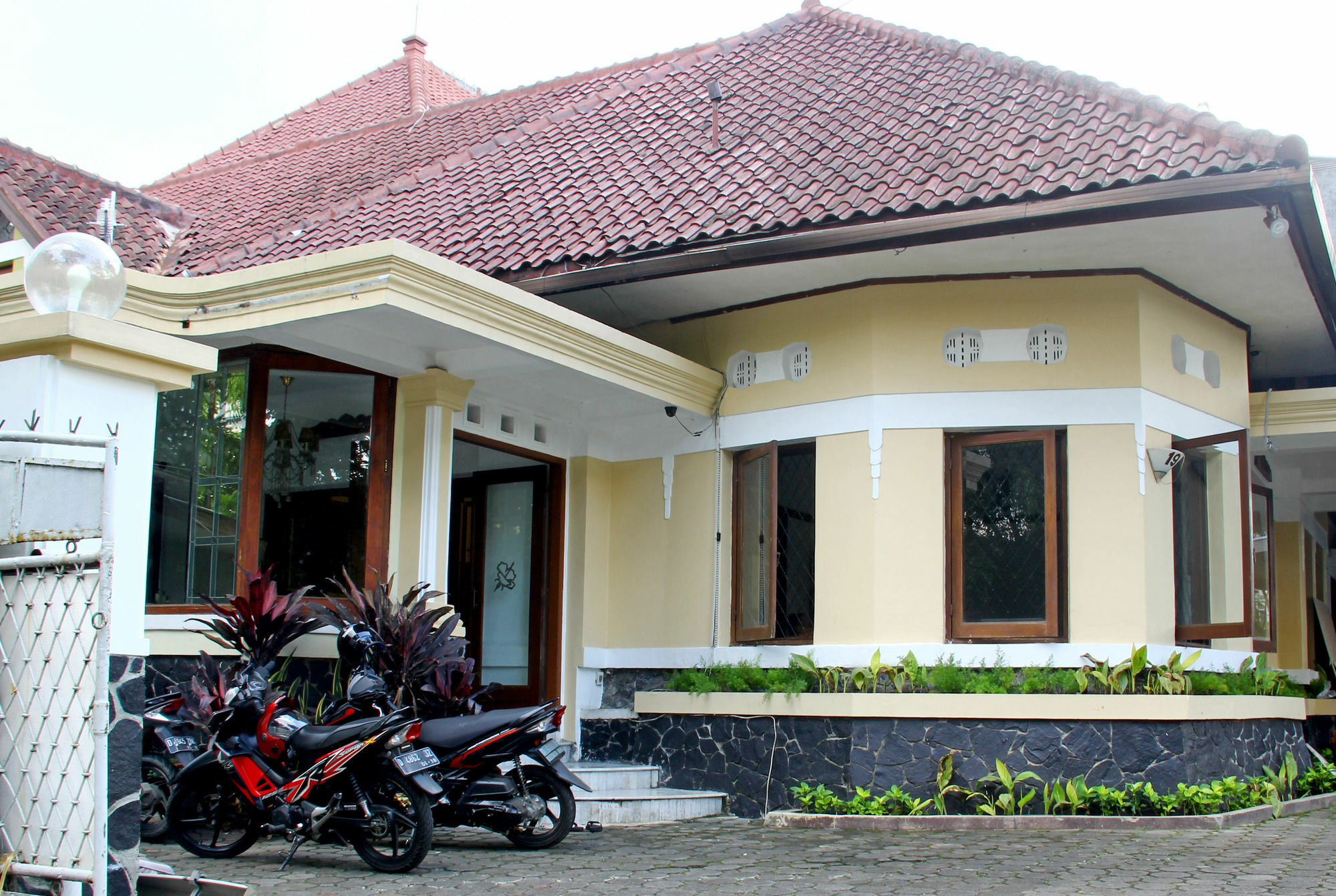 Hotel O Bandung Near Stadion Siliwangi Formerly The Ethnic Hotel 반둥 외부 사진